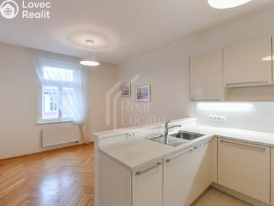 Оренда квартири 4+1 Praha, Belgická č. 12