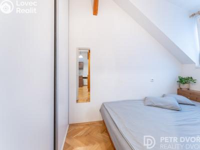 Sale apartment 2+KK Praha, Orebitská č. 11