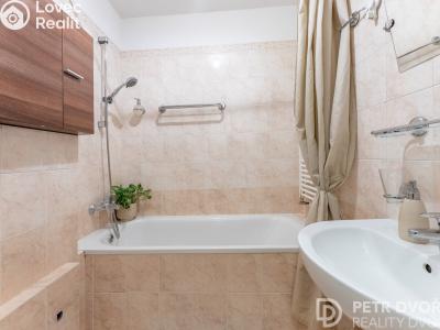 Sale apartment 2+KK Praha, Orebitská č. 13