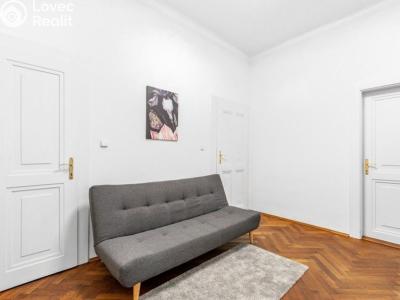 Sale apartment 3+KK Praha, U starého hřbitova č. 11