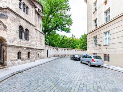 Sale apartment 3+KK Praha, U starého hřbitova č. 19