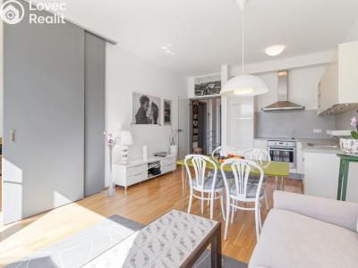 Sale apartment 2+KK Praha, Korunní č. 4