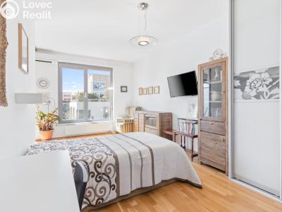 Sale apartment 2+KK Praha, Korunní č. 6