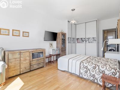 Sale apartment 2+KK Praha, Korunní č. 8