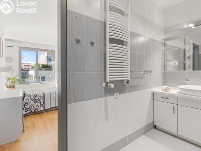 Sale apartment 2+KK Praha, Korunní č. 12