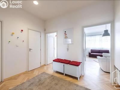 Pronájem bytu 3+1 Praha, Záhřebská č. 10