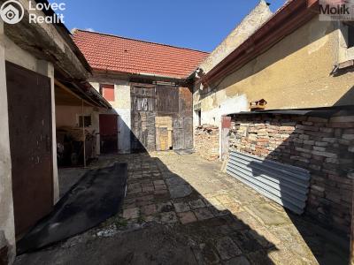 Prodej rodinného domu Měrunice č. 9