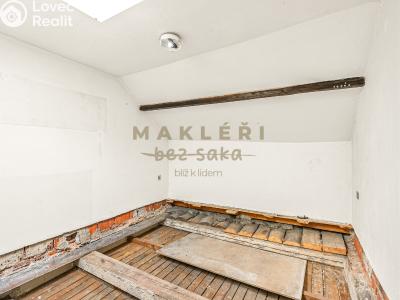 Sale family house Kostelec nad Labem, nám. Pod Martinem 392 č. 17