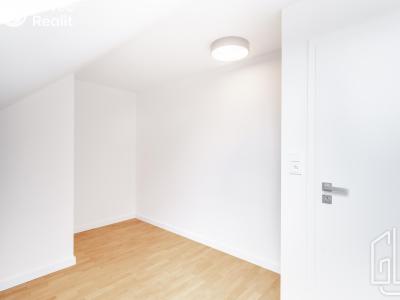 Sale apartment 3+1 Praha, Lublaňská č. 17
