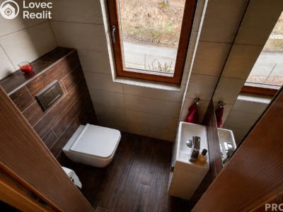 Prodej rodinného domu Jesenice, Hlavní č. 7